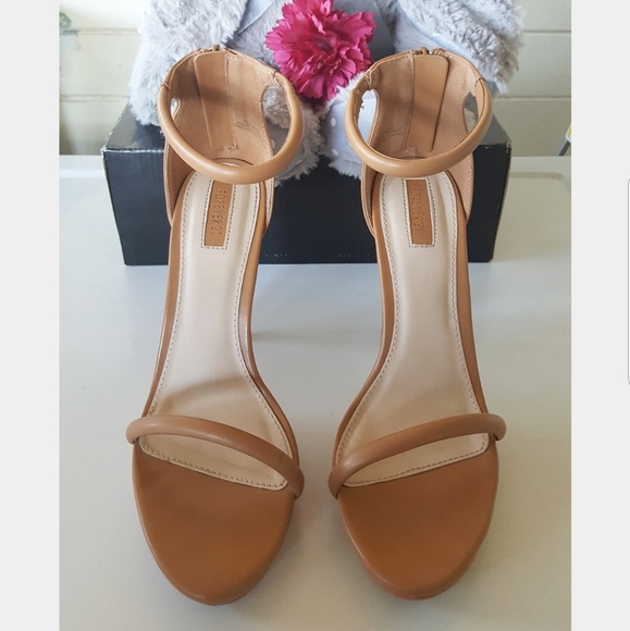 Tan Heels - Picture 3 of 5